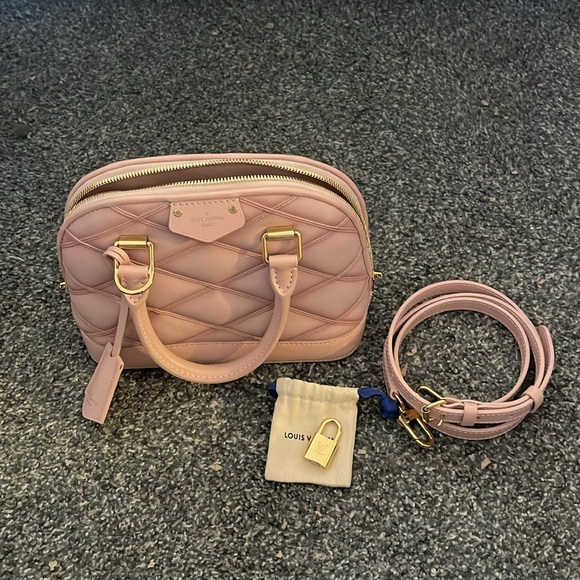 NIB Louis Vuitton Malletage Lambskin Alma BB Rosabella - Picture 4 of 7